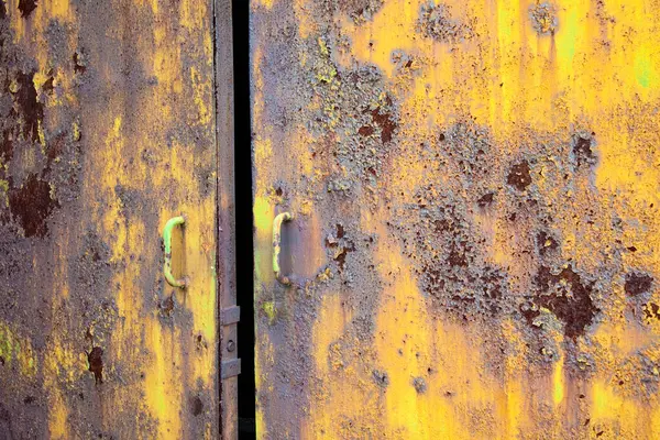 Çizik ve çatlaklarla metal doku