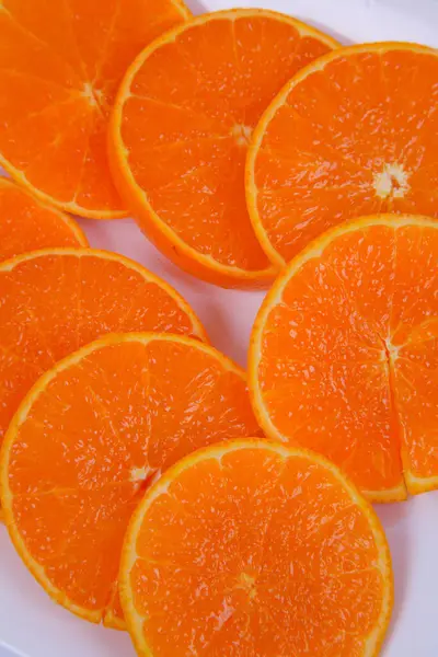 Нарезанные Апельсиновые Фрукты Белом Фоне — стоковое фото