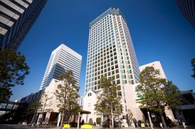 Şehirdeki modern binalar 