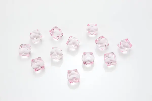 Γυάλινοι Κρύσταλλοι Απομονωμένοι Λευκό Φόντο — Φωτογραφία Αρχείου
