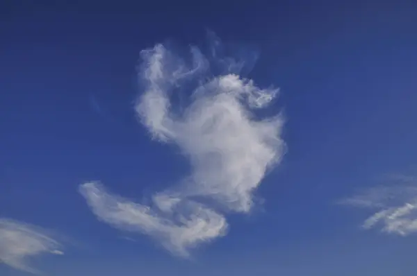 Witte Wolken Blauwe Lucht Overdag — Stockfoto