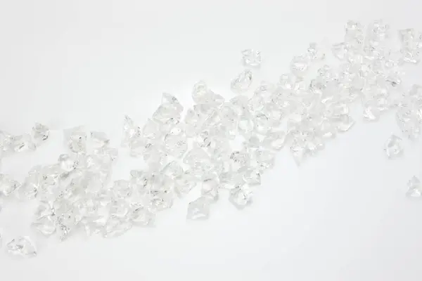 Cristalli Vetro Isolati Sfondo Bianco — Foto Stock