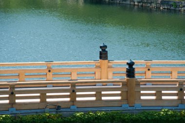 Yeşil Park 'ta nehir üzerindeki köprü.