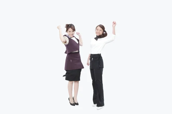 Junge Japanische Geschäftsfrauen Posieren Vor Weißem Hintergrund — Stockfoto