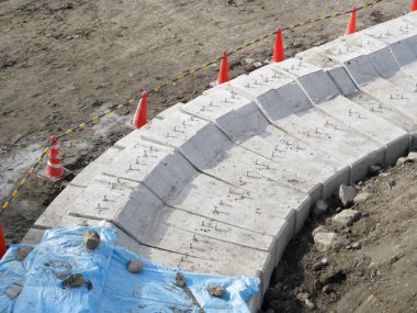 Japonya 'da konili beton yolu olan inşaat alanı, kapatın.