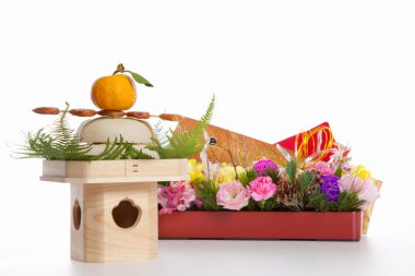 Geleneksel Japon Yeni Yıl Dekorasyonu Kagamimochi, Japonca anlamı - kutlama ya da tebrikler