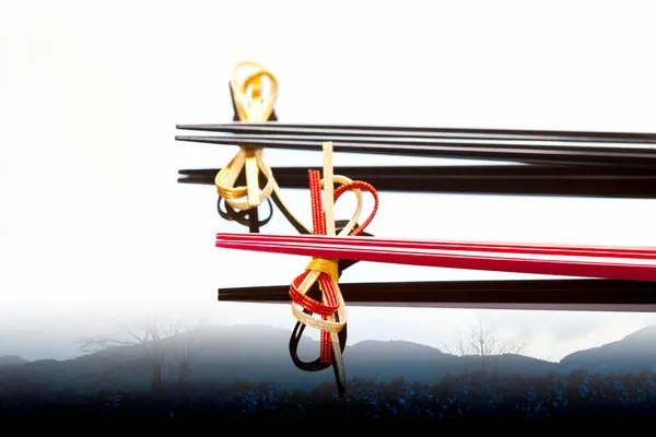 近距离观察放置在弓上的筷子 — 图库照片