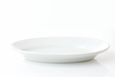 Beyaz arka planda beyaz kase.