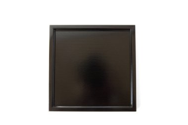 Beyaz arkaplanda boş bir fotoğraf çerçevesi.