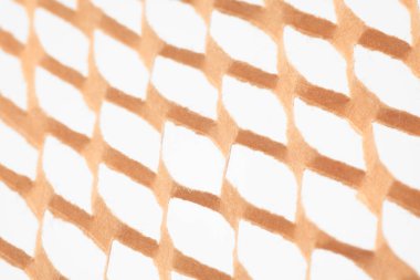 Beyaz arkaplan üzerindeki bal peteği paketleme kağıdının deseni