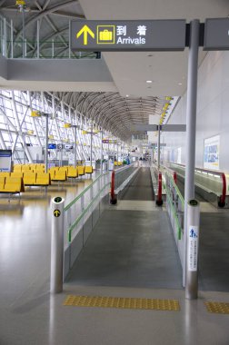 Havaalanı terminalinin iç görünümü, seyahat kavramı