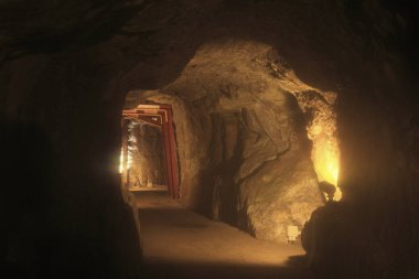 Iwami Ginzan Gümüş Madeni 'ndeki mağarada.