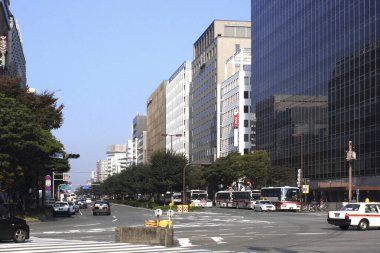 Şehir manzarası modern binalarla dolu