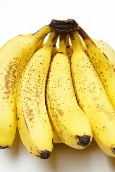 Bananenstrauß Auf Weißer Oberfläche — Stockfoto