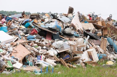 Büyük çöp yığını ve çöplük alanı