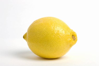 Arka planda taze olgun limon manzarasını kapat