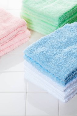 Temiz havlu yığını.