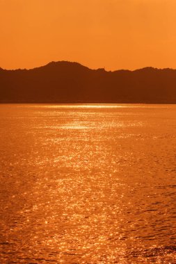 Altın güneş ve gün batımı Phuket ve Tayland 'da