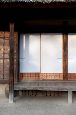 Sessiz cadde boyunca geleneksel Japon evleri 