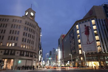 Tokyo, Japonya şehir sokakları geceleyin arka plan görüntüsü 