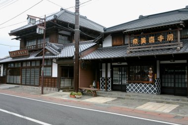 Geleneksel Japon evi cephesi, mimari arka plan