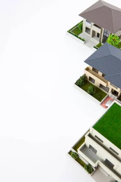Małe Modele Domów Białym Tle Koncepcja Hipoteki — Zdjęcie stockowe