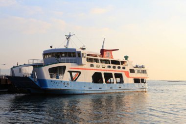 Denizdeki feribot gemisi.