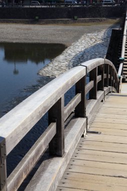 Ahşap kemerli Kintai köprü