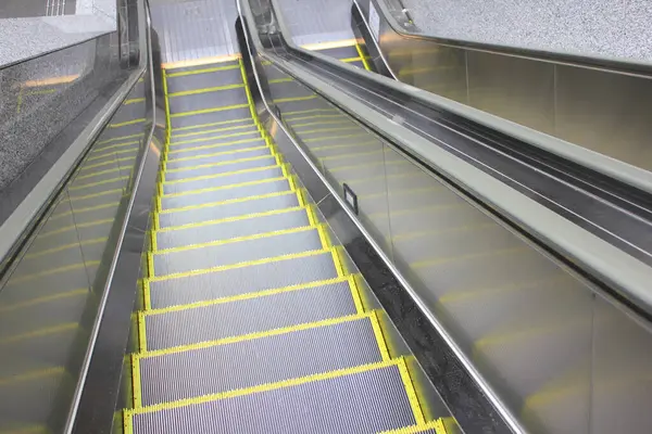 Escaleras Mecánicas Estación Metro Segundo Plano —  Fotos de Stock