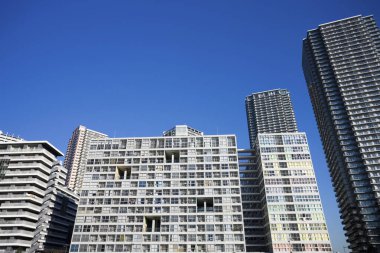 modern apartman binaları şehir silüeti 