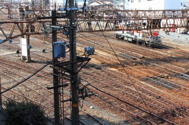 Şehirdeki tren rayları.