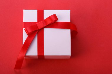 yay ile Noel hediye kutusu