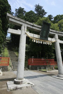 Güzel antik Japon tapınağının manzaralı görüntüsü.