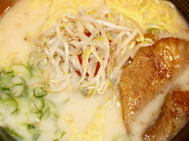 Lezzetli Asya yemeklerinin yakın görüntüsü