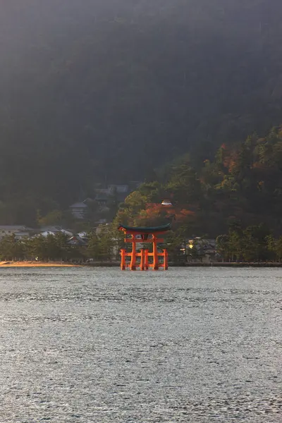 Itsukushima Przybytek Jest Przybytkiem Umieszczonym Itsukushima Wyspie Hatsukaichi Miasto Hiroshima — Zdjęcie stockowe