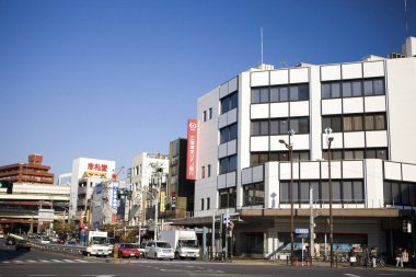 Şehir manzarası modern binalarla dolu