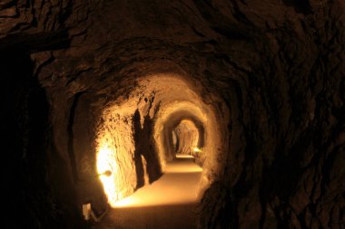 Iwami Ginzan Gümüş Madeni 'ndeki mağarada.