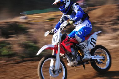 Motosikletli motosikletli bir motosikletli.