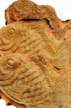 Taiyaki, waffle ya da kek şeklinde yapılmış popüler bir Japon tatlısıdır..