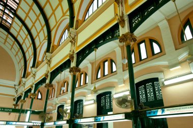 Saigon Merkez Postanesinin içi Vietnam 'ın Ho Chi Minh şehrinde bir postanedir. 