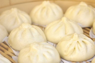 Masada Asya usulü lezzetli börekler var.