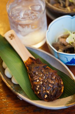 Geleneksel Japon yemeği ve miso yapıştırıcısı.