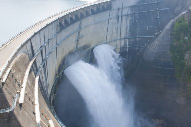 Japonya 'daki en yüksek baraj, Kurobe barajı.