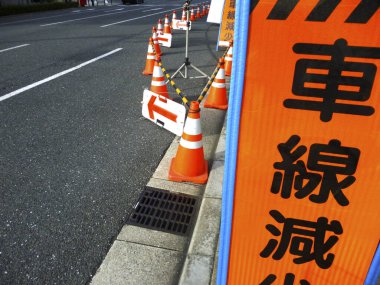 Yoldaki trafik işaretleri