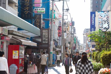 Şehir arkaplanı, şehir caddeleri manzarası 