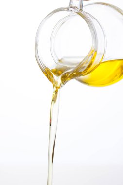 Cam kavanozdaki sebze yağını kapat. 