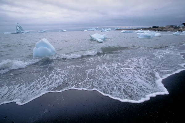 Floes Gelo Lagoa Negra Mar — Fotografia de Stock