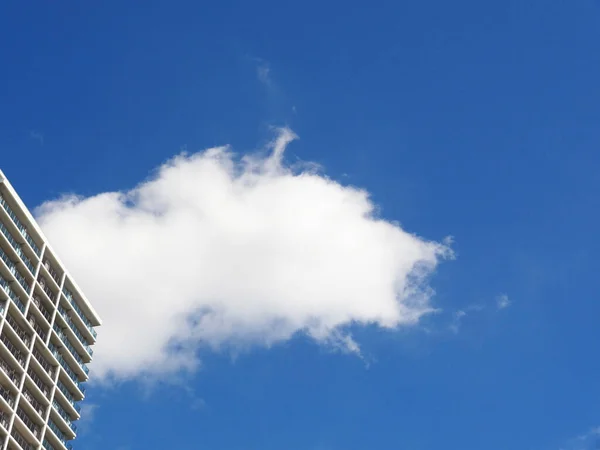 Weiße Wolken Auf Blauem Himmel — Stockfoto