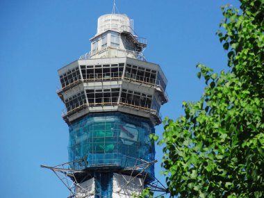 Tsutenkaku Kulesi, Japonya 'nın Osaka kentinin simgelerinden biridir..