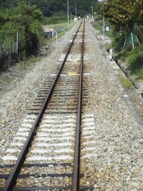 Dağlardaki demiryolu rayları